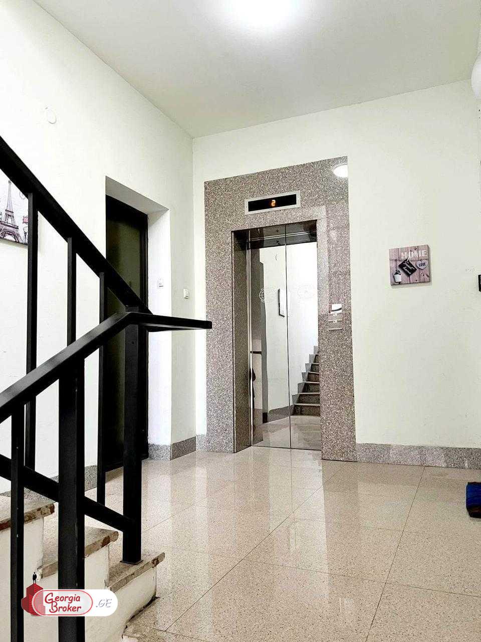 nearly repaired 6-room apartment for sale