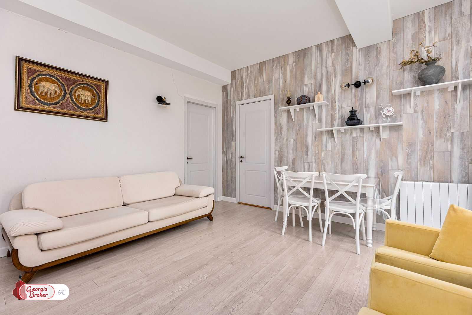 იყიდება ახალი გარემონტებული 4 ოთახიანი ბინა