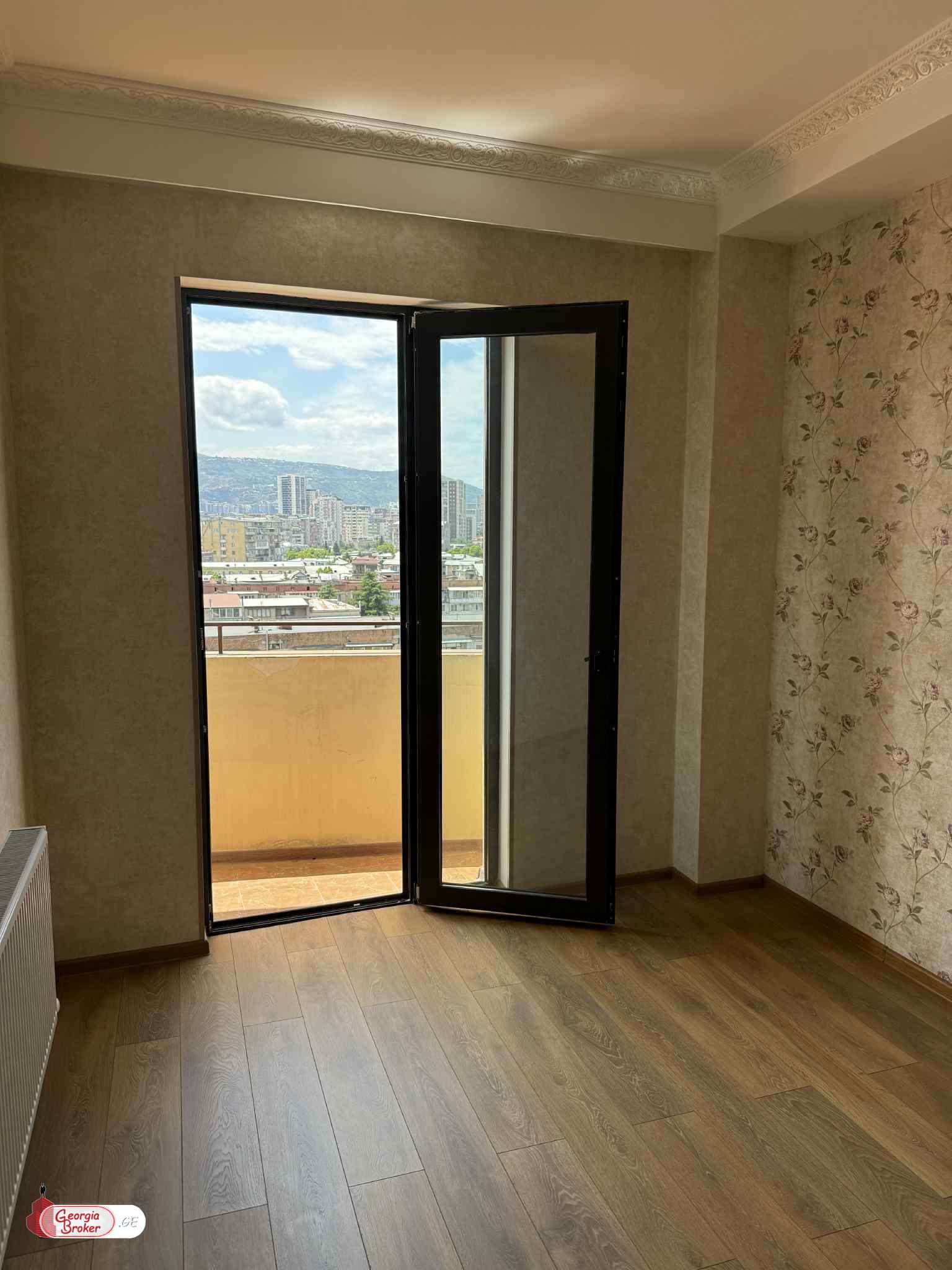 იყიდება ახალი გარემონტებული 4 ოთახიანი ბინა