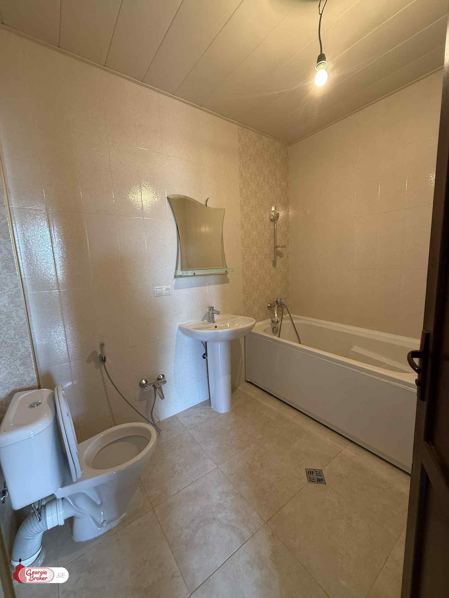 იყიდება ახალი გარემონტებული 4 ოთახიანი ბინა