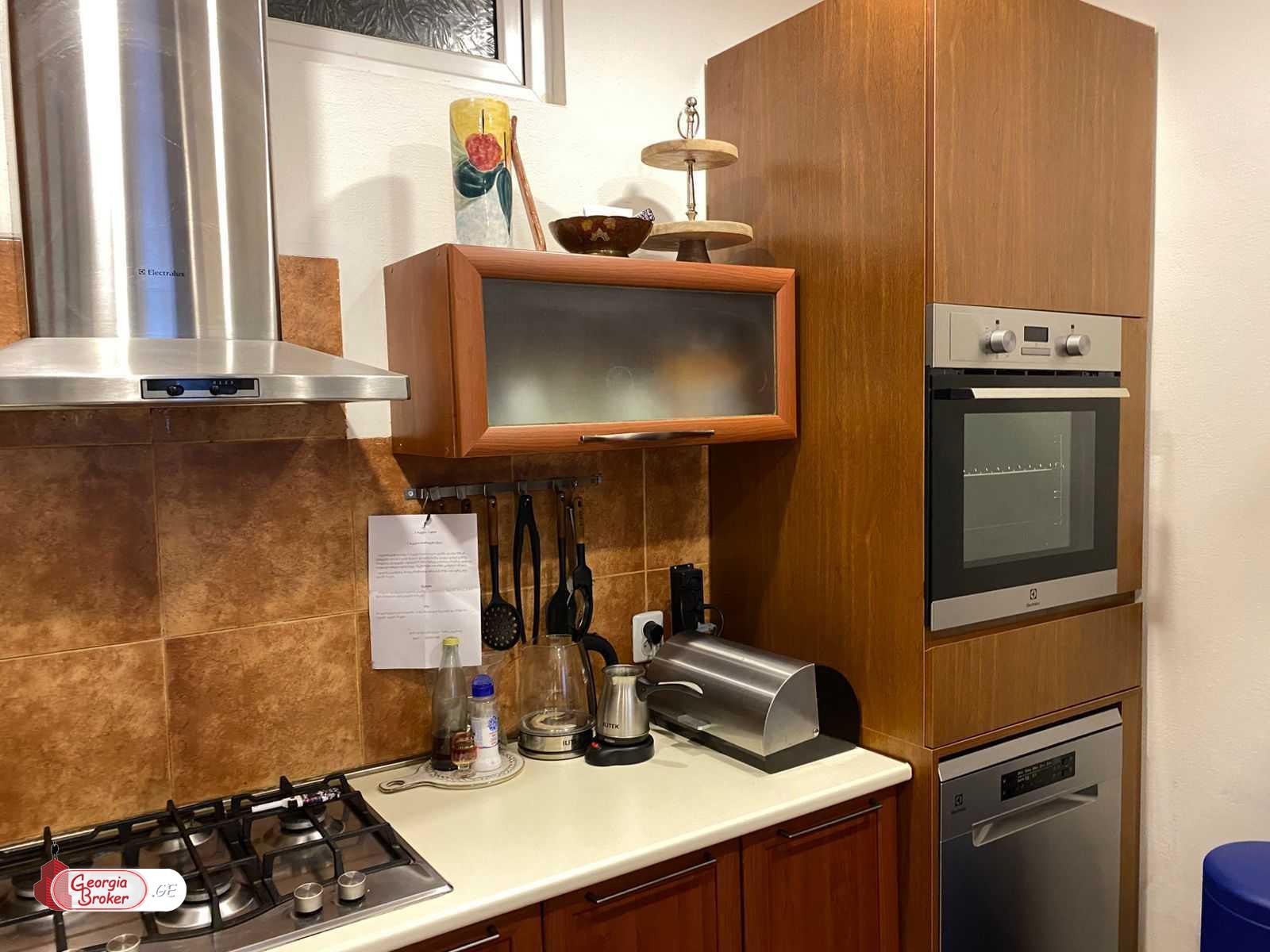 იყიდება ახალი გარემონტებული 3 ოთახიანი ბინა