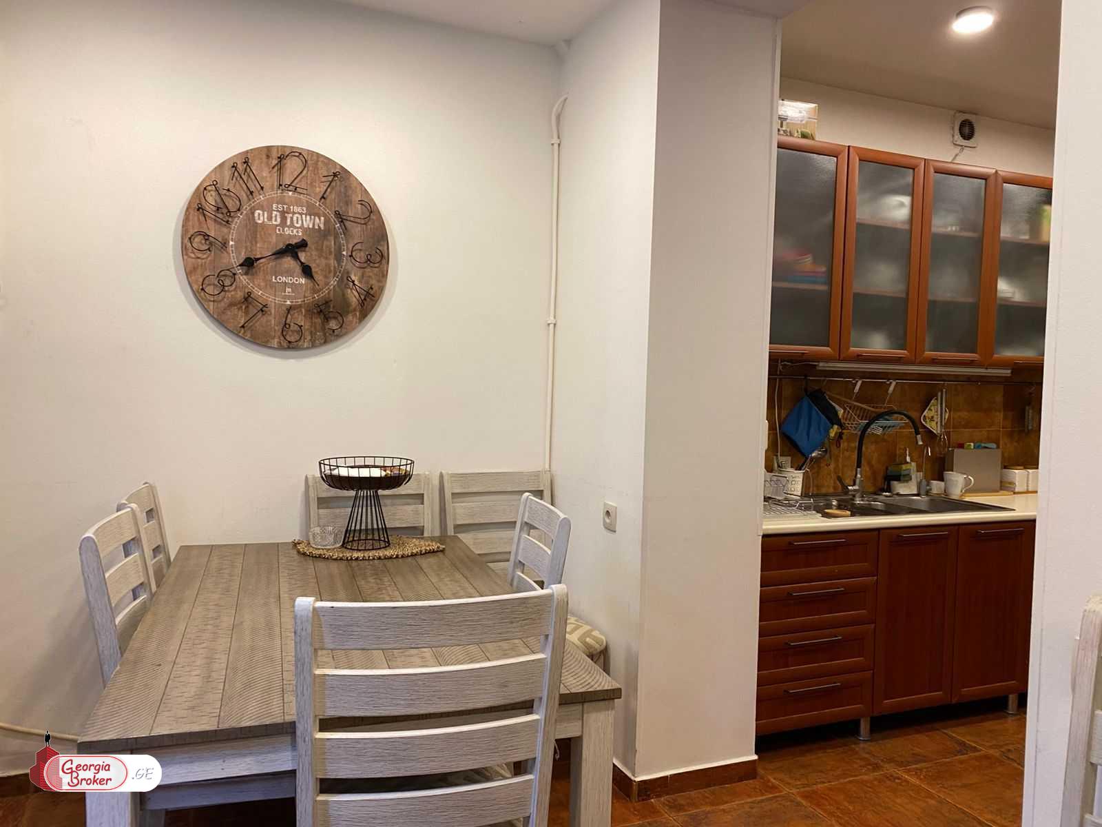 იყიდება ახალი გარემონტებული 3 ოთახიანი ბინა