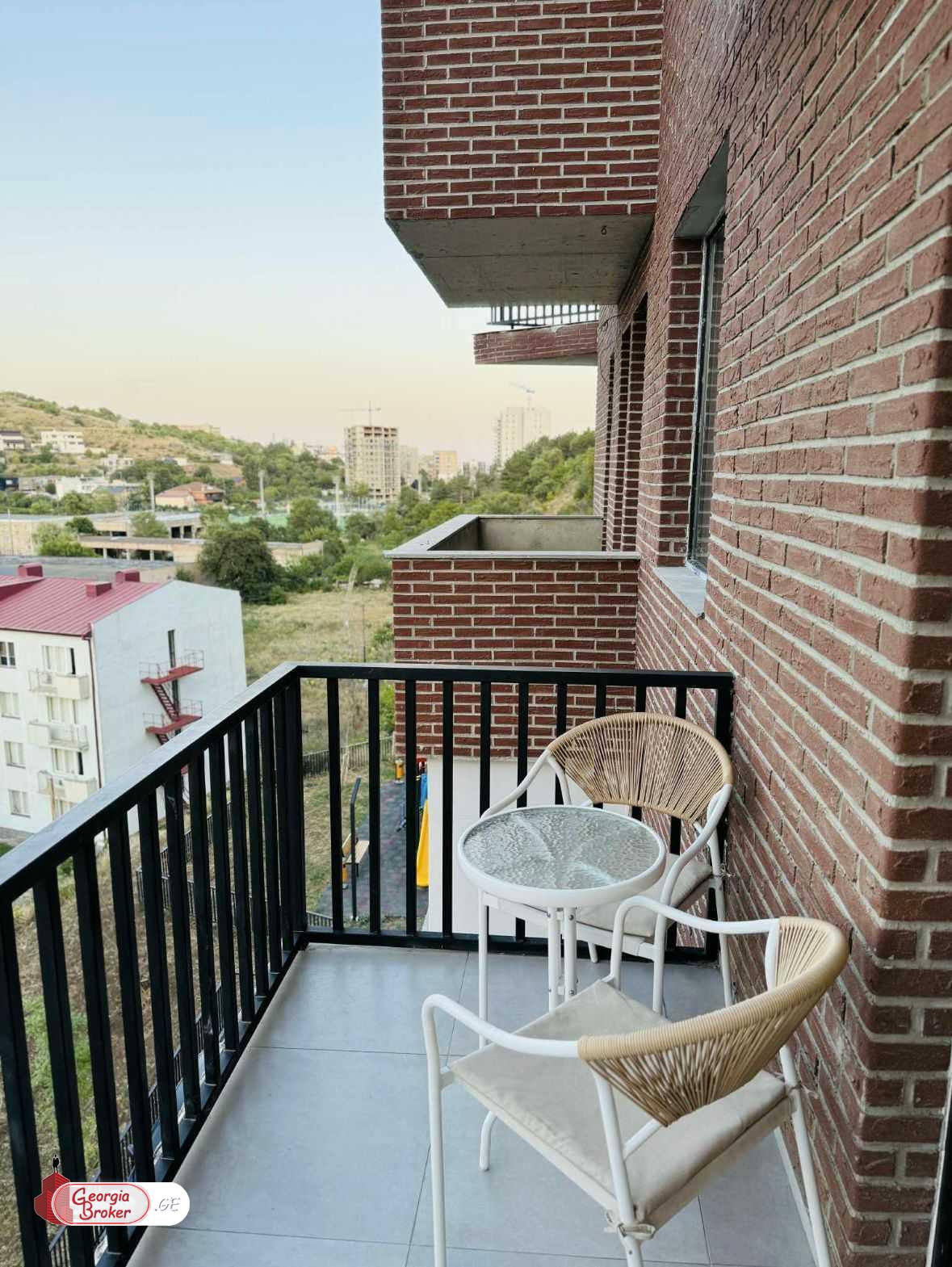 nearly repaired 2-room apartment for sale