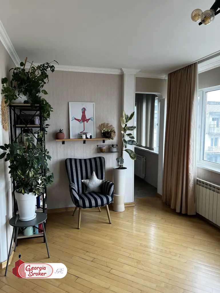 იყიდება ახალი გარემონტებული 4 ოთახიანი ბინა