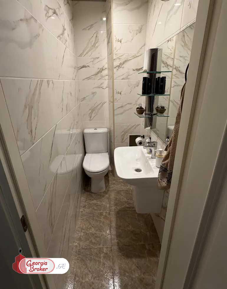 იყიდება ახალი გარემონტებული 4 ოთახიანი ბინა