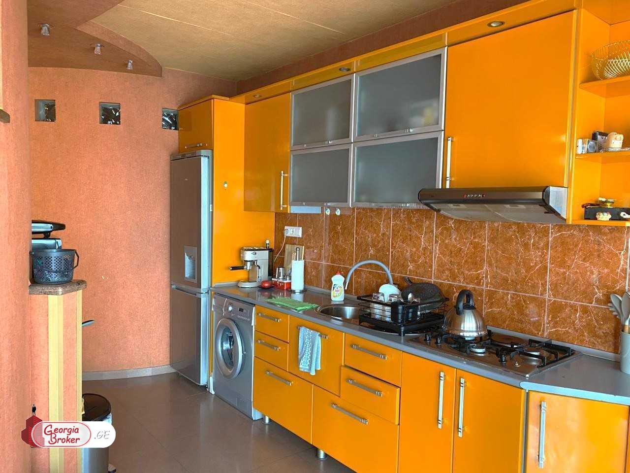 იყიდება ახალი გარემონტებული 3 ოთახიანი ბინა