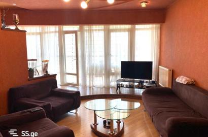 იყიდება ახალი გარემონტებული 3 ოთახიანი ბინა