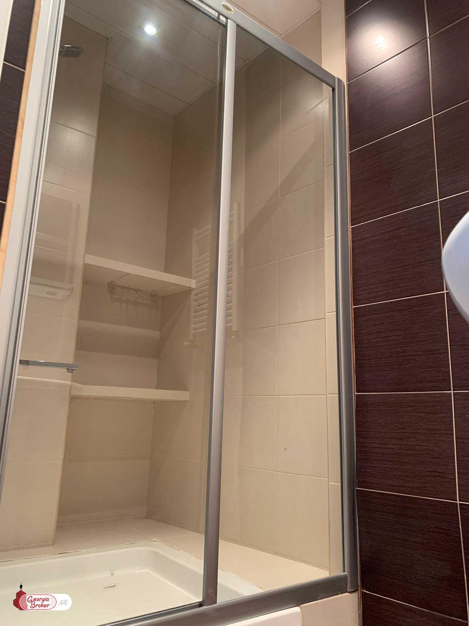 იყიდება ახალი გარემონტებული 3 ოთახიანი ბინა