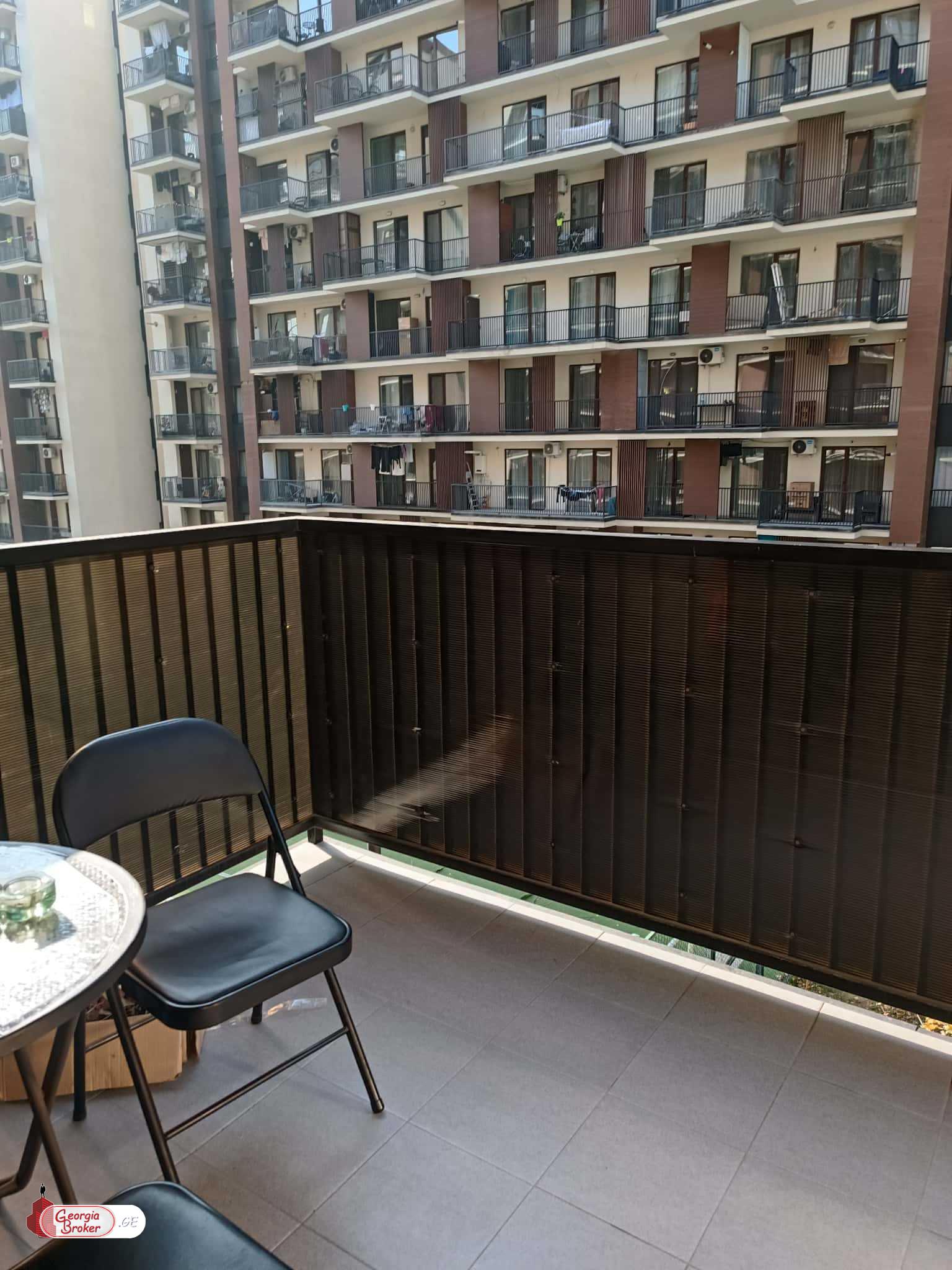 продается квартира с новым ремонтом 3-комнаты