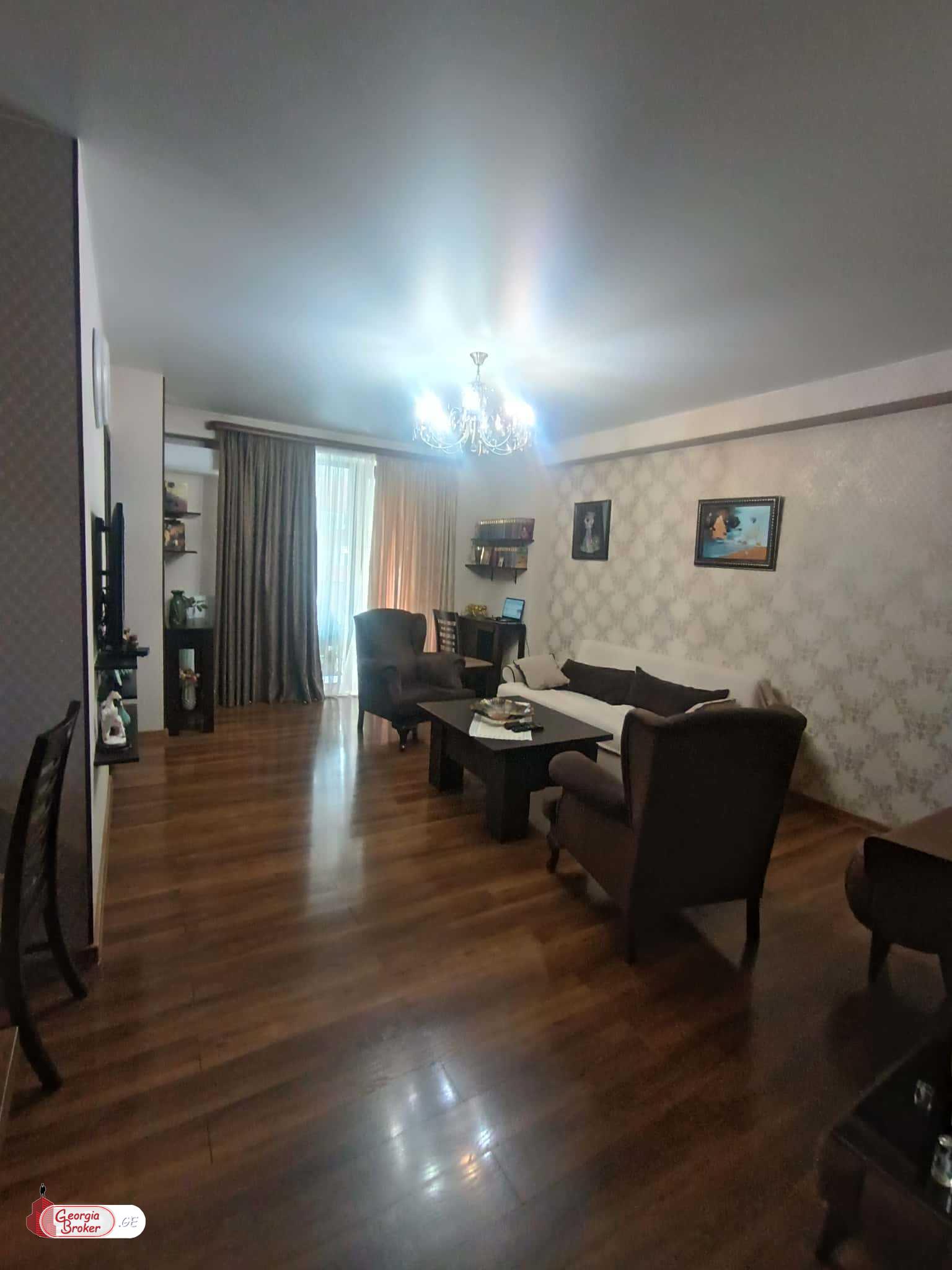 продается квартира с новым ремонтом 3-комнаты