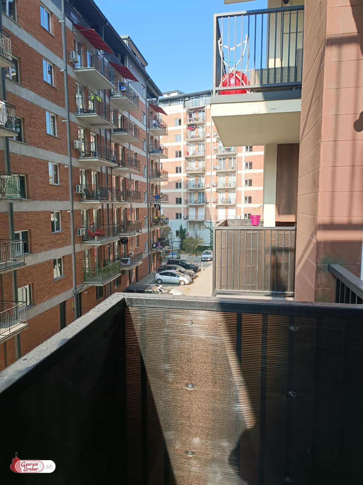 продается квартира с новым ремонтом 3-комнаты