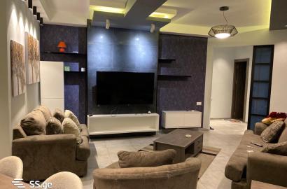 იყიდება ახალი გარემონტებული 5 ოთახიანი ბინა