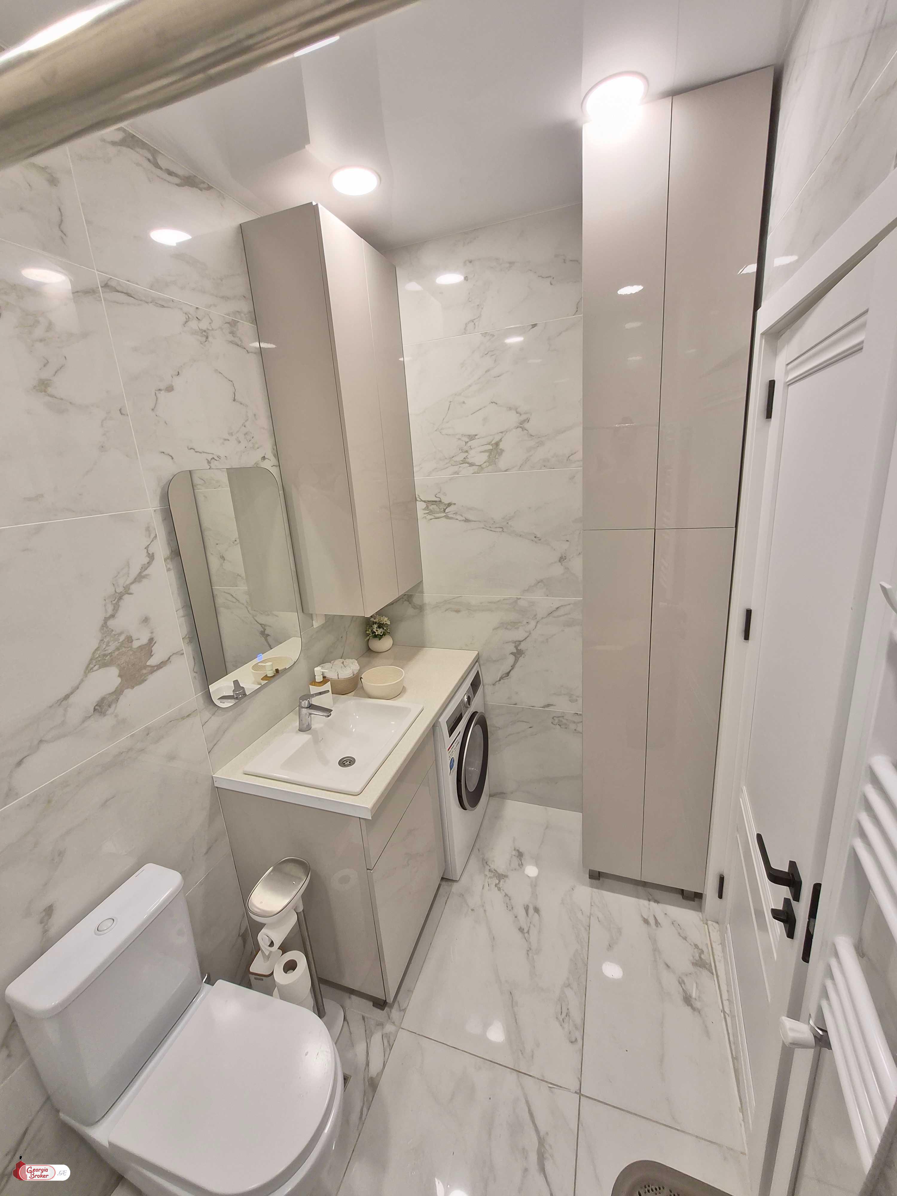 продается квартира с новым ремонтом 3-комнаты