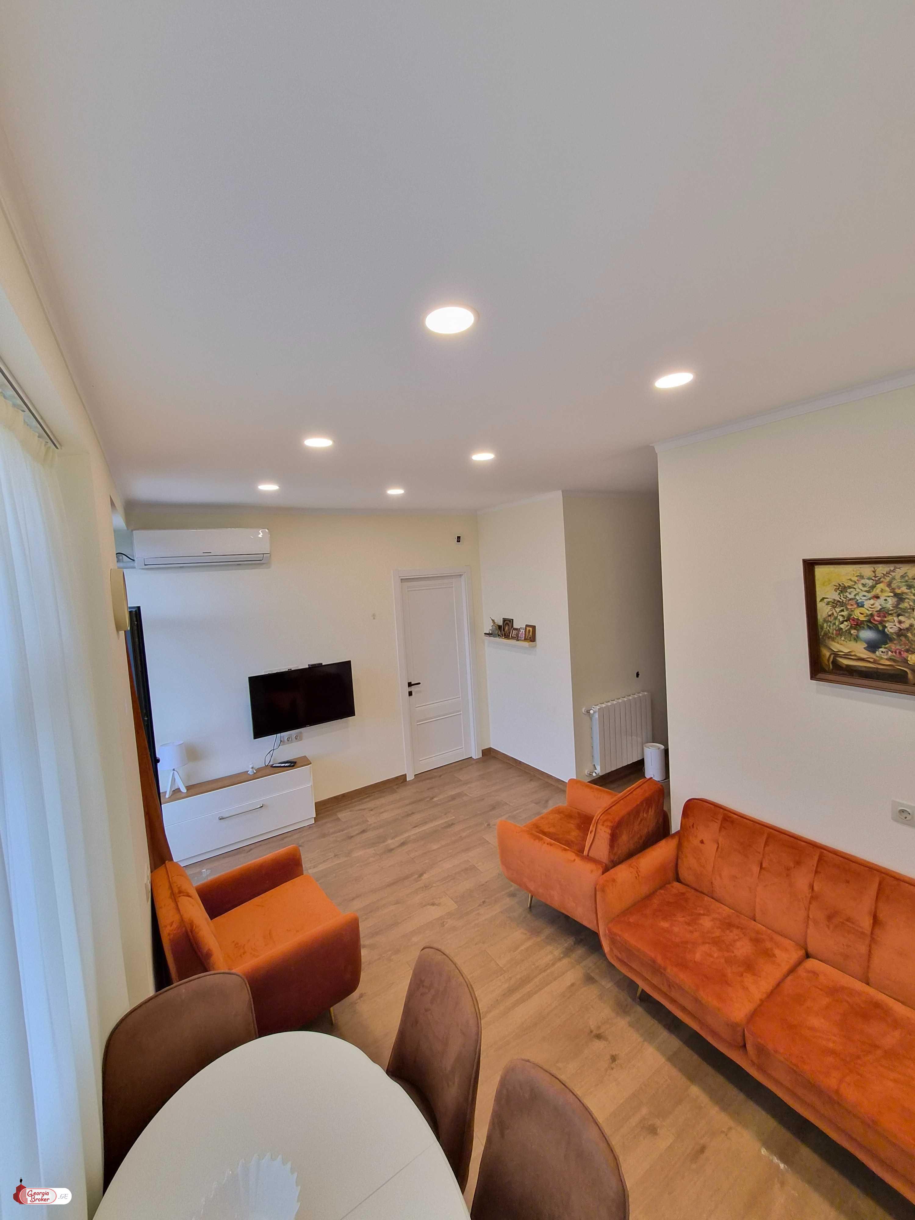 продается квартира с новым ремонтом 3-комнаты