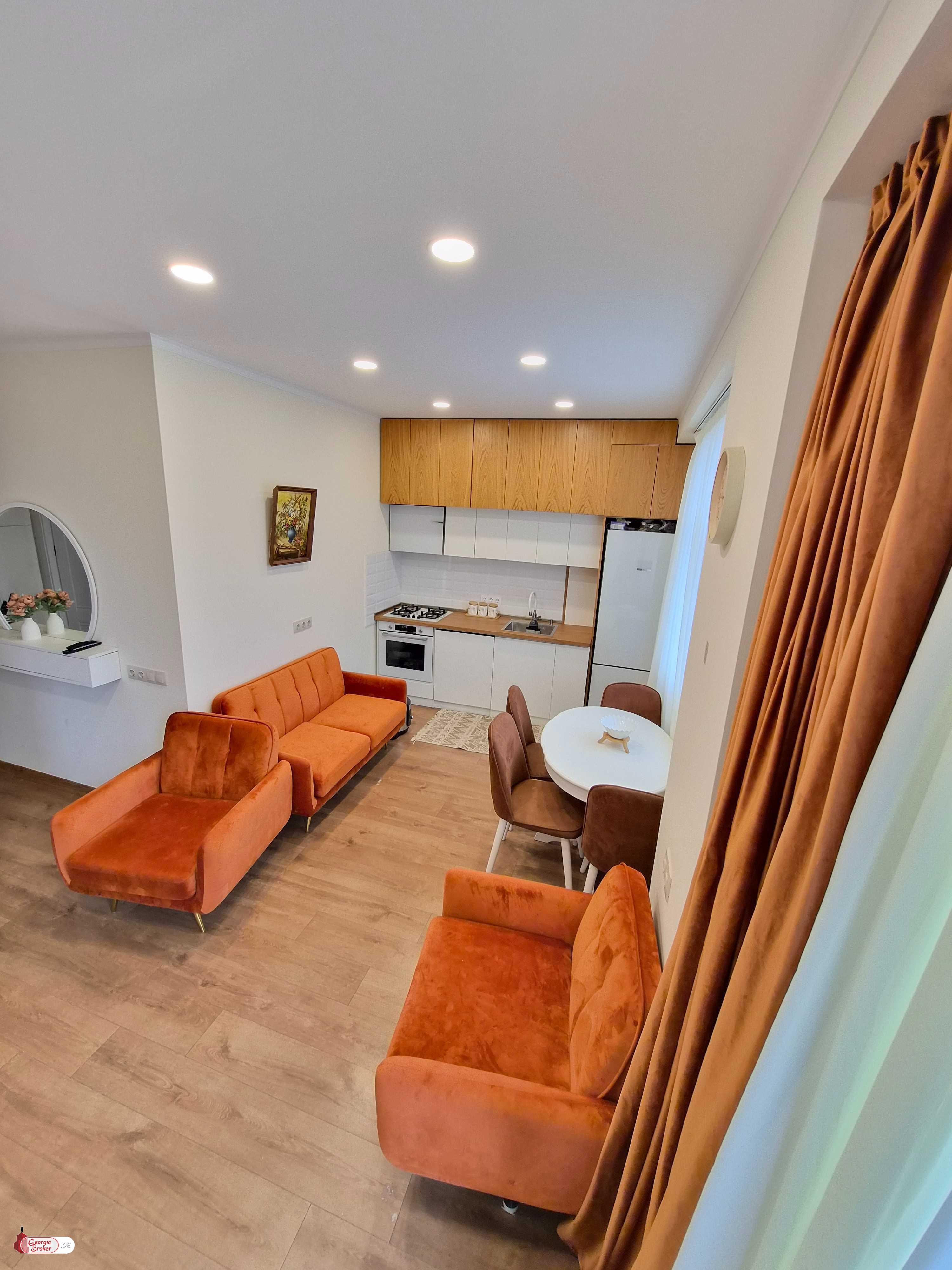 продается квартира с новым ремонтом 3-комнаты