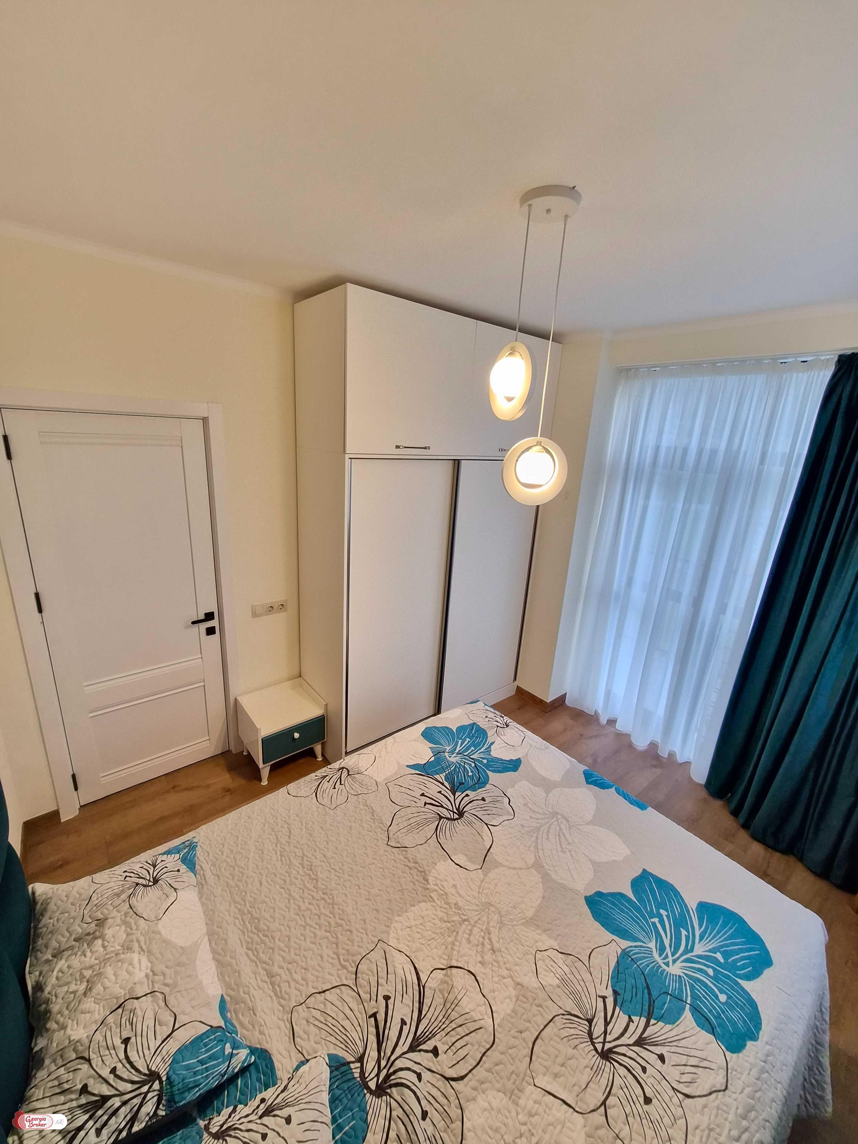 продается квартира с новым ремонтом 3-комнаты