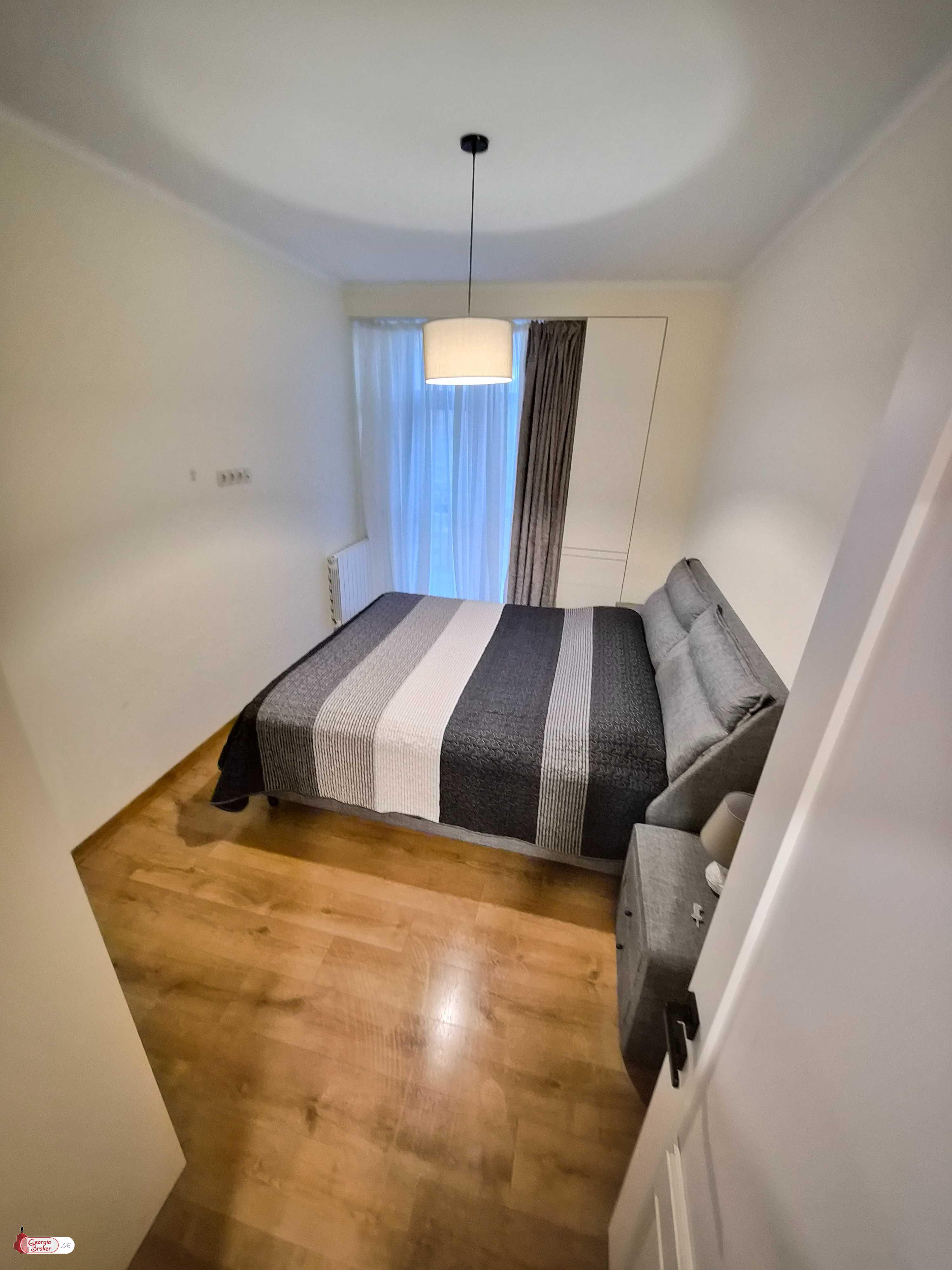 продается квартира с новым ремонтом 3-комнаты