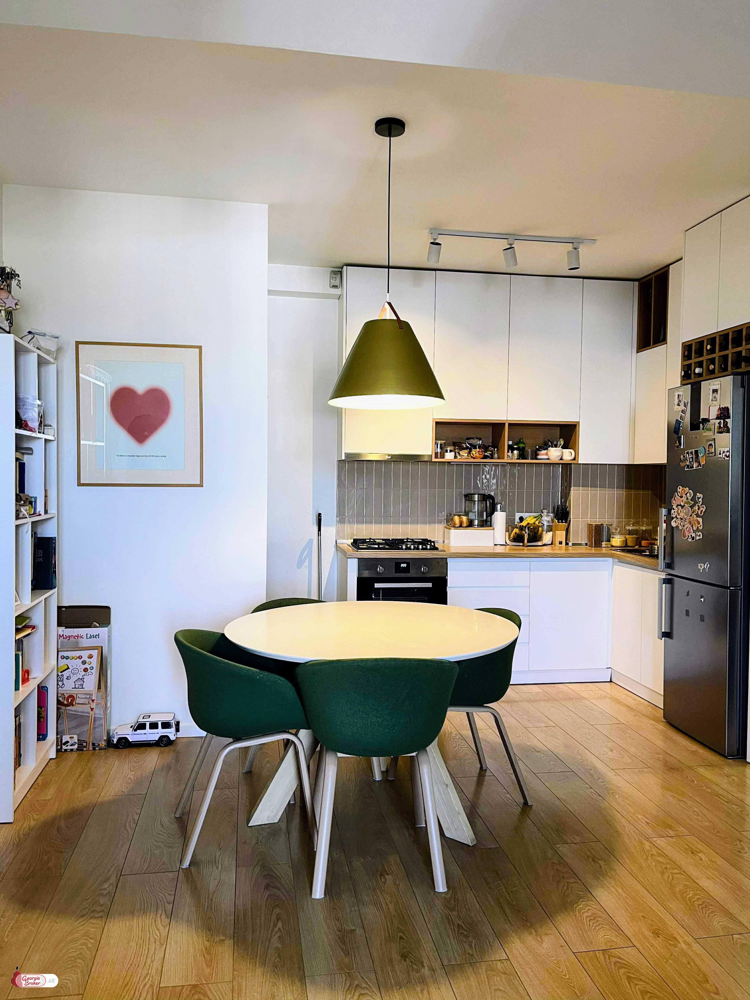 продается квартира с новым ремонтом 2-комнаты