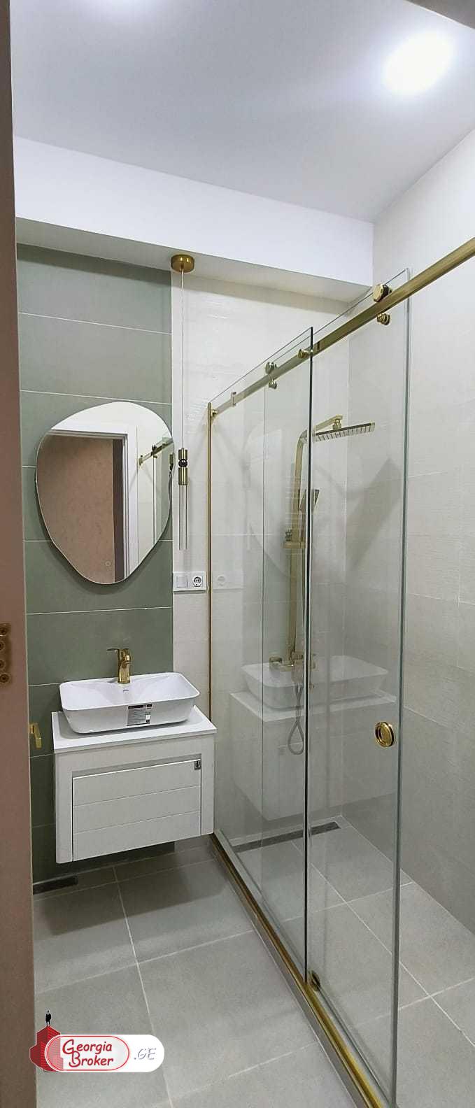 продается квартира с новым ремонтом 3-комнаты