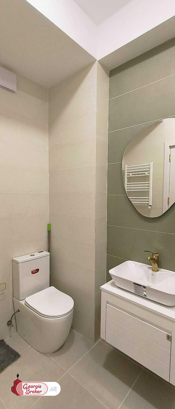 продается квартира с новым ремонтом 3-комнаты