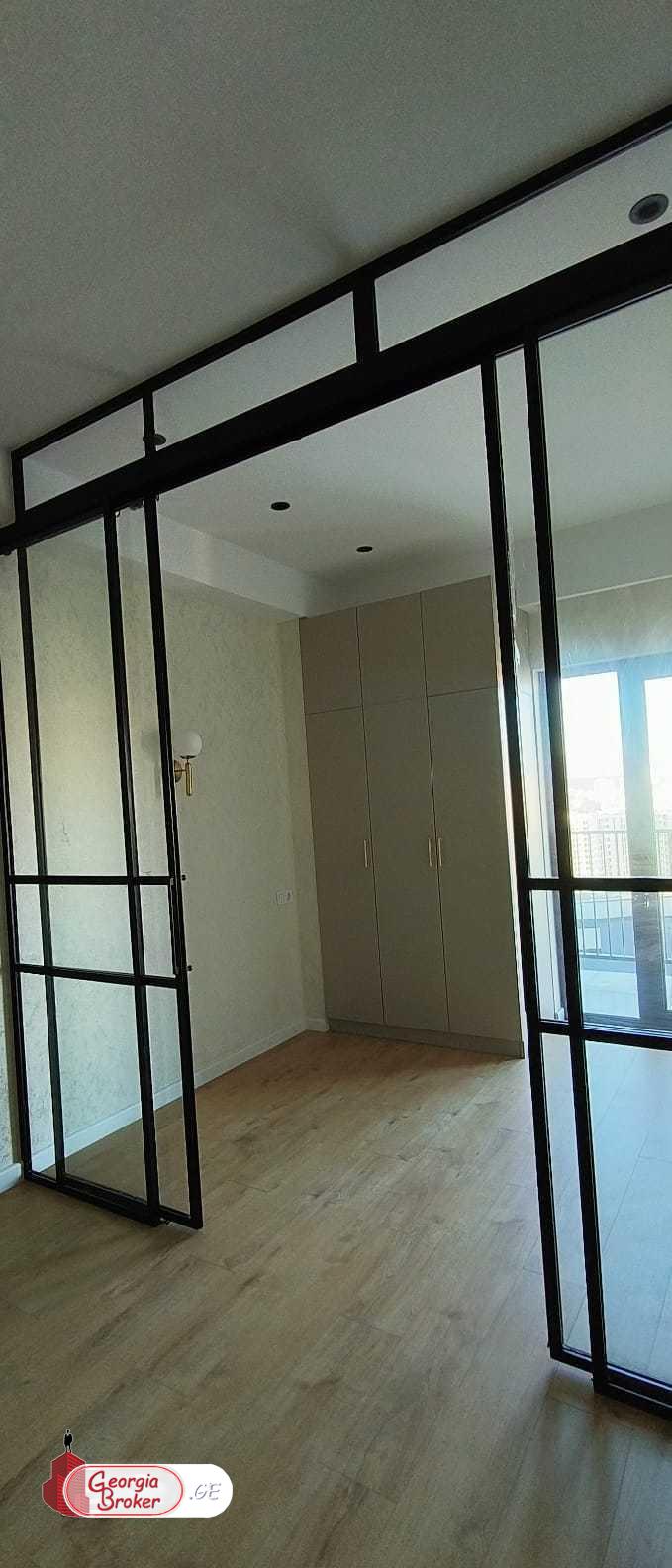 продается квартира с новым ремонтом 3-комнаты