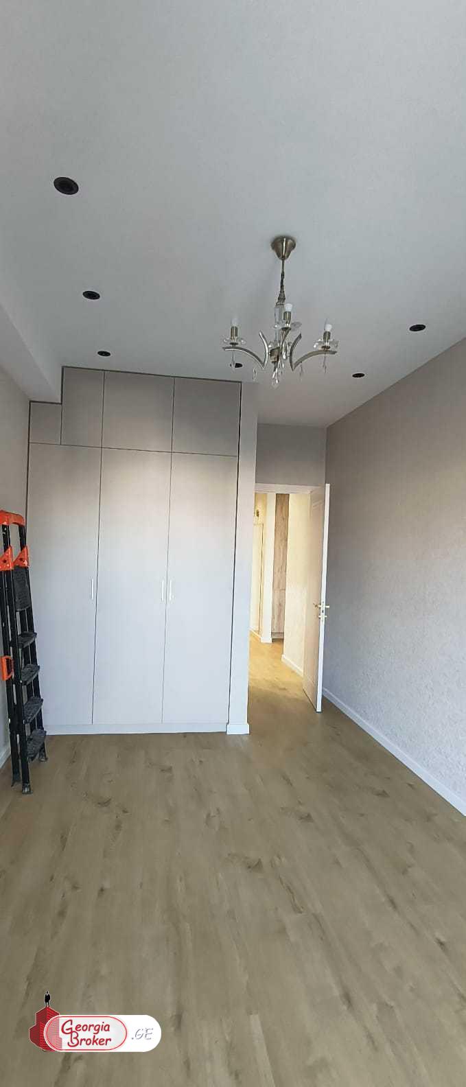 продается квартира с новым ремонтом 3-комнаты