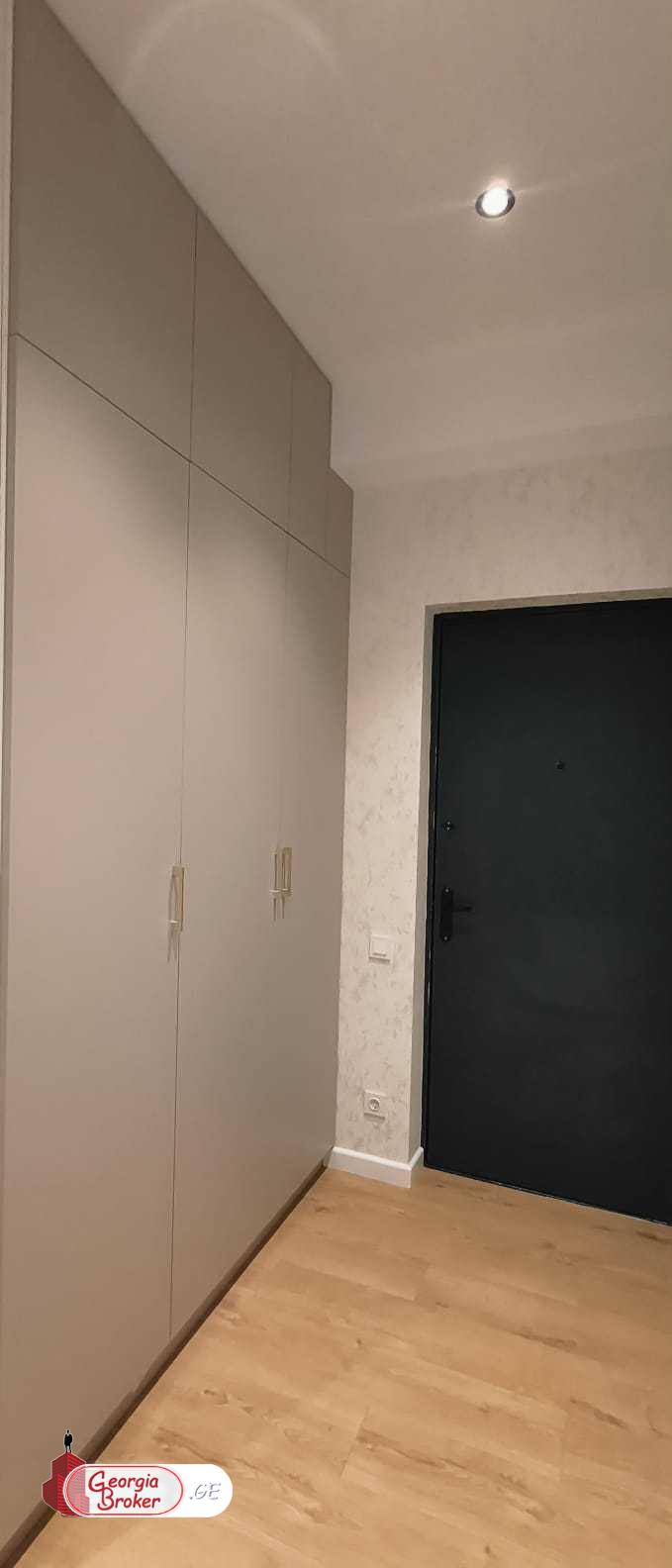 продается квартира с новым ремонтом 3-комнаты