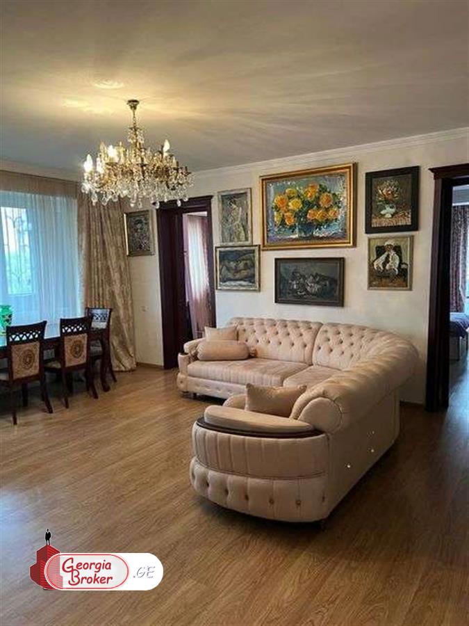 nearly repaired 6-room apartment for sale