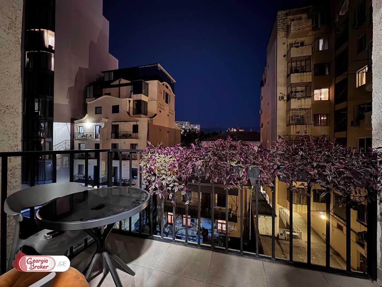 продается квартира с новым ремонтом 3-комнаты