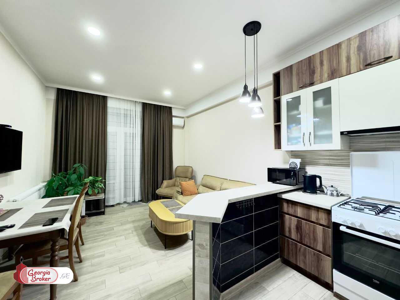 продается квартира с новым ремонтом 3-комнаты