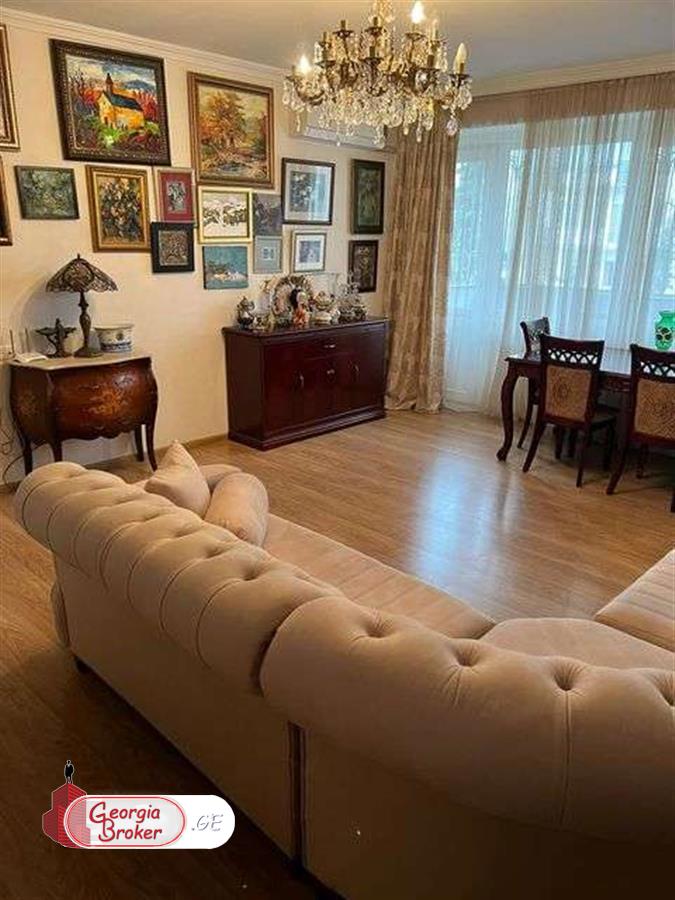 nearly repaired 6-room apartment for sale