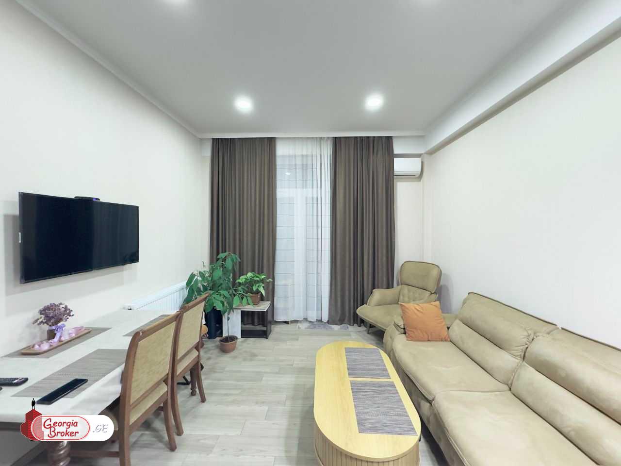 продается квартира с новым ремонтом 3-комнаты