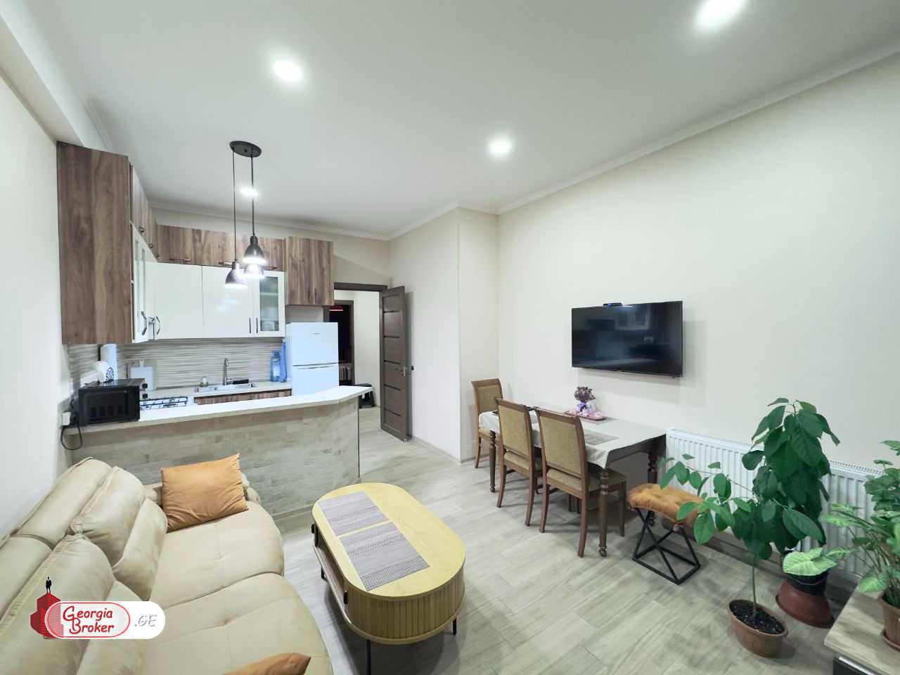 продается квартира с новым ремонтом 3-комнаты