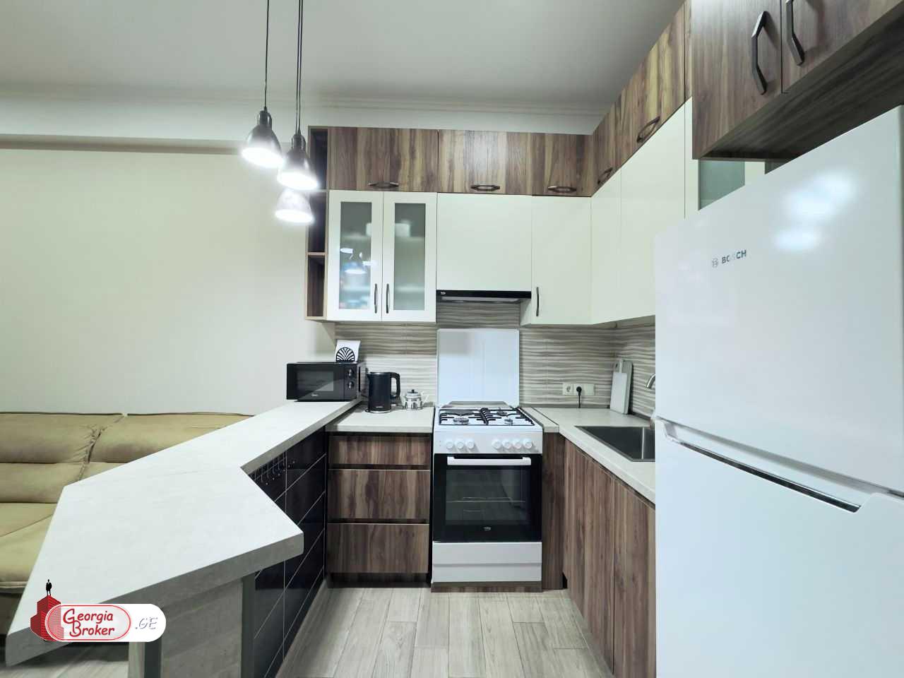 продается квартира с новым ремонтом 3-комнаты