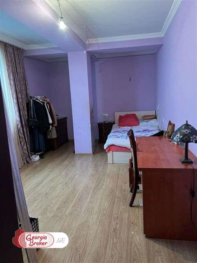 nearly repaired 6-room apartment for sale