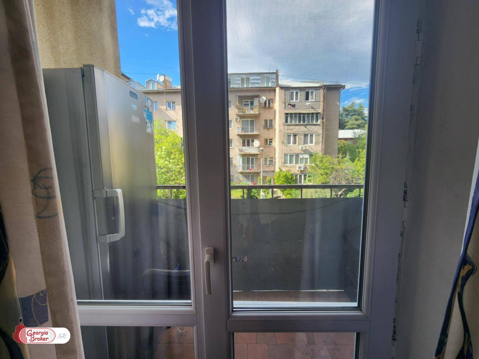 продается квартира с новым ремонтом 3-комнаты