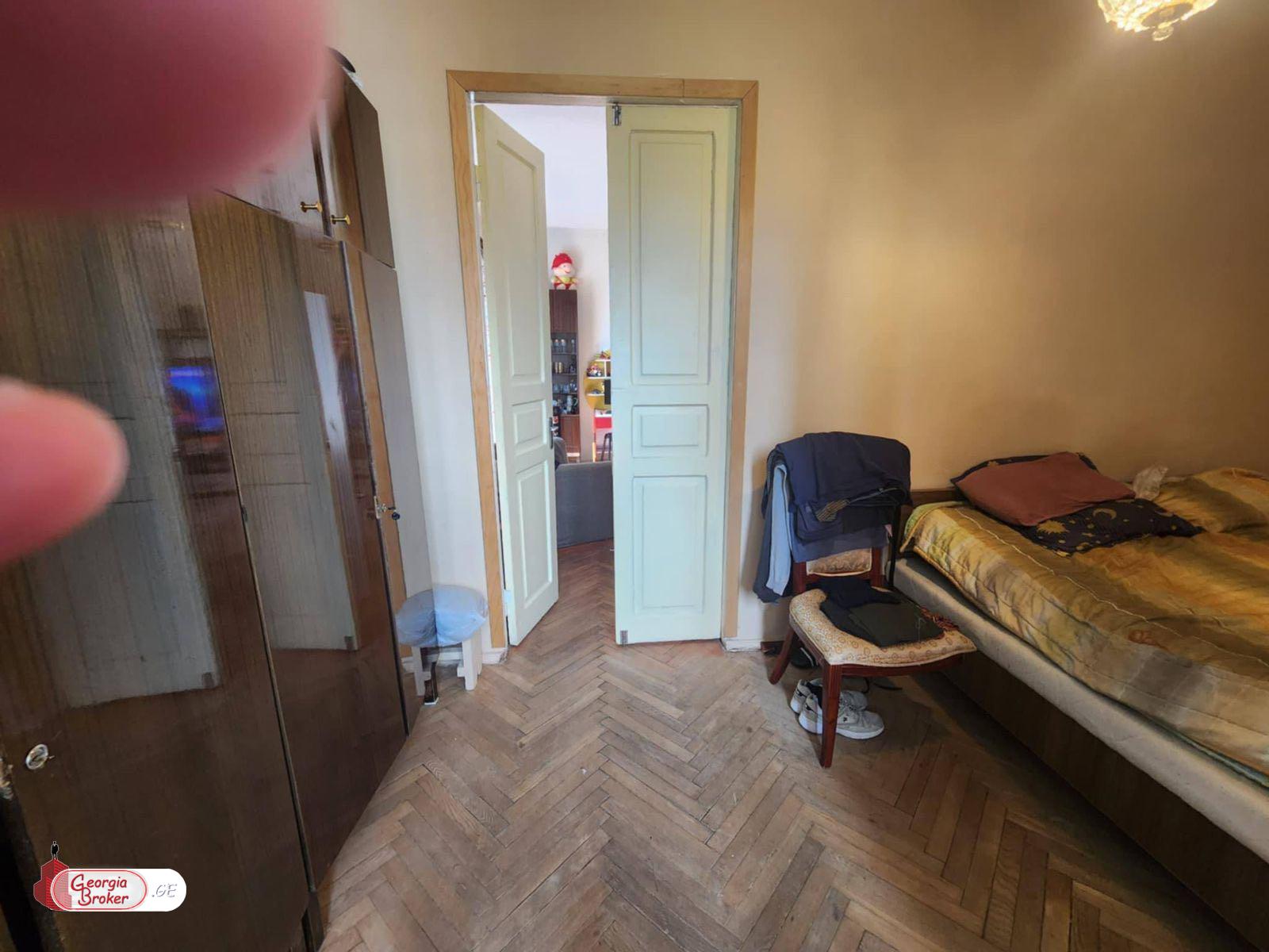 продается квартира с новым ремонтом 3-комнаты