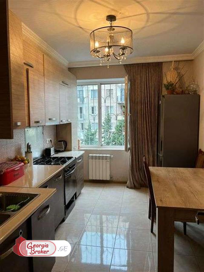 nearly repaired 6-room apartment for sale