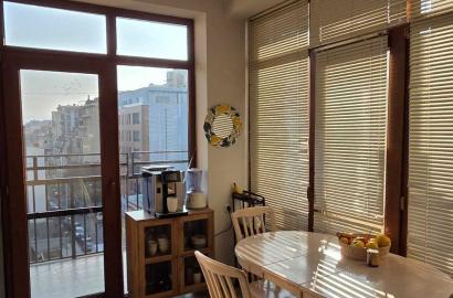 იყიდება ახალი გარემონტებული 4 ოთახიანი ბინა