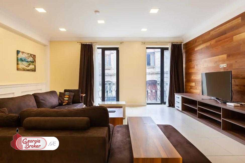 продается квартира с новым ремонтом 3-комнаты