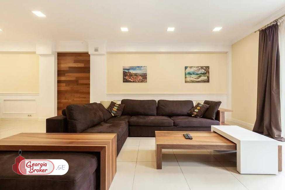 продается квартира с новым ремонтом 3-комнаты