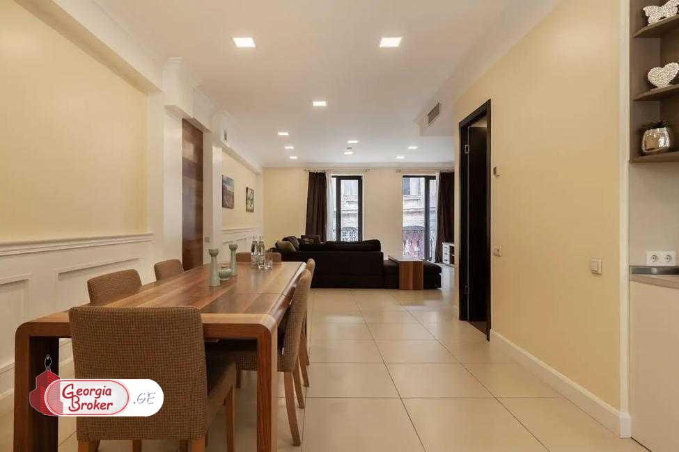 продается квартира с новым ремонтом 3-комнаты