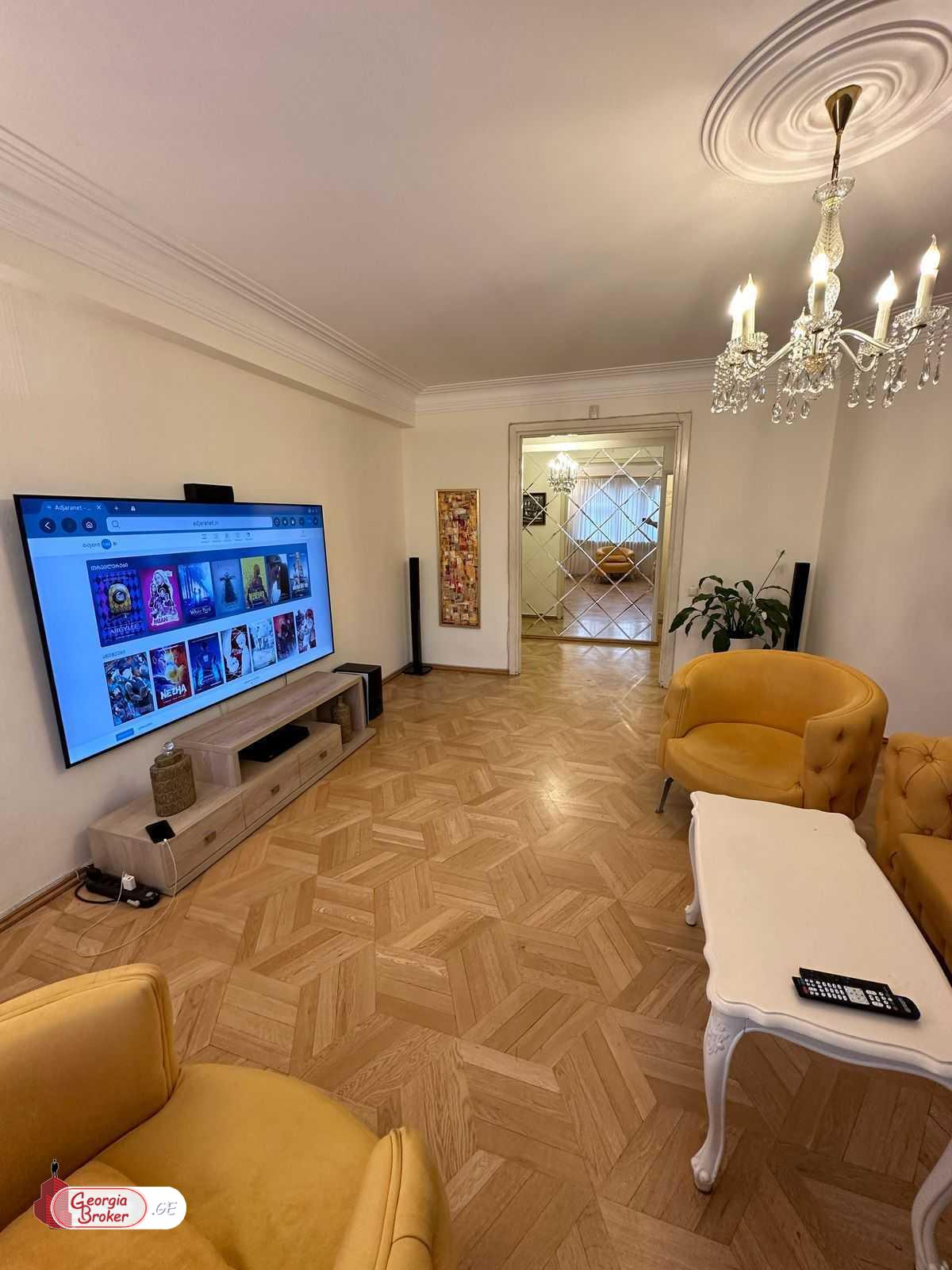 იყიდება ახალი გარემონტებული 4 ოთახიანი ბინა