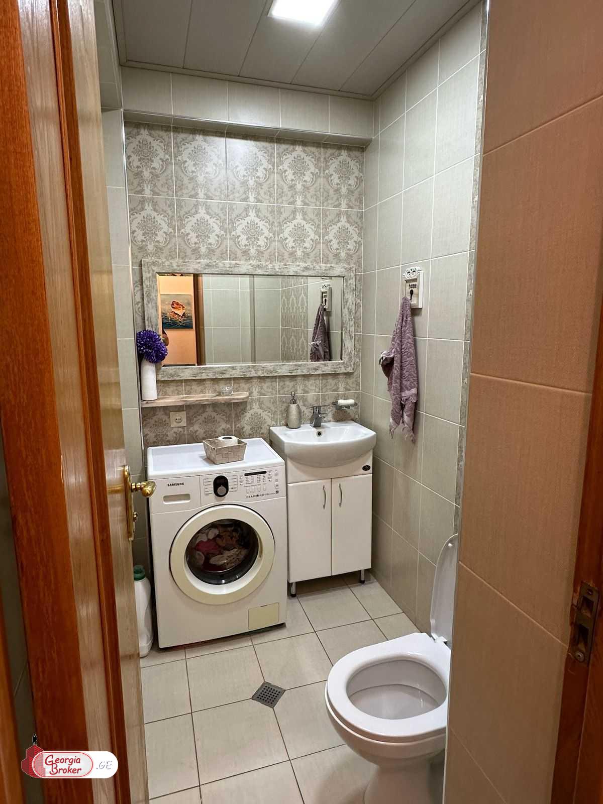 იყიდება ახალი გარემონტებული 4 ოთახიანი ბინა