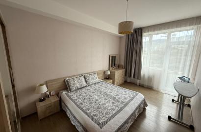 იყიდება ახალი გარემონტებული 5 ოთახიანი ბინა