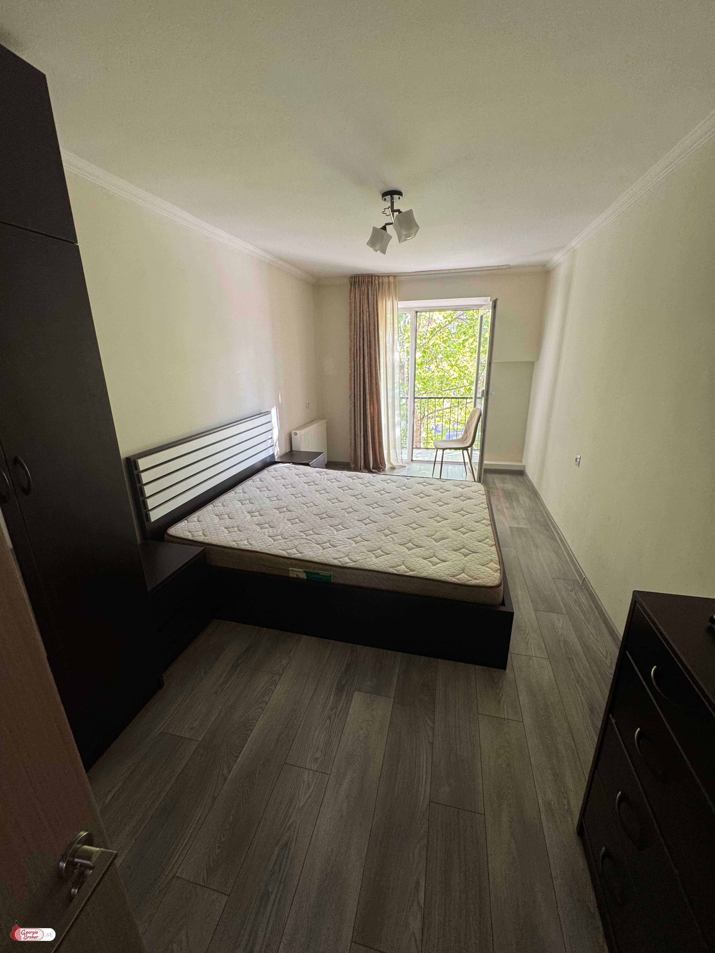 იყიდება ახალი გარემონტებული 3 ოთახიანი ბინა