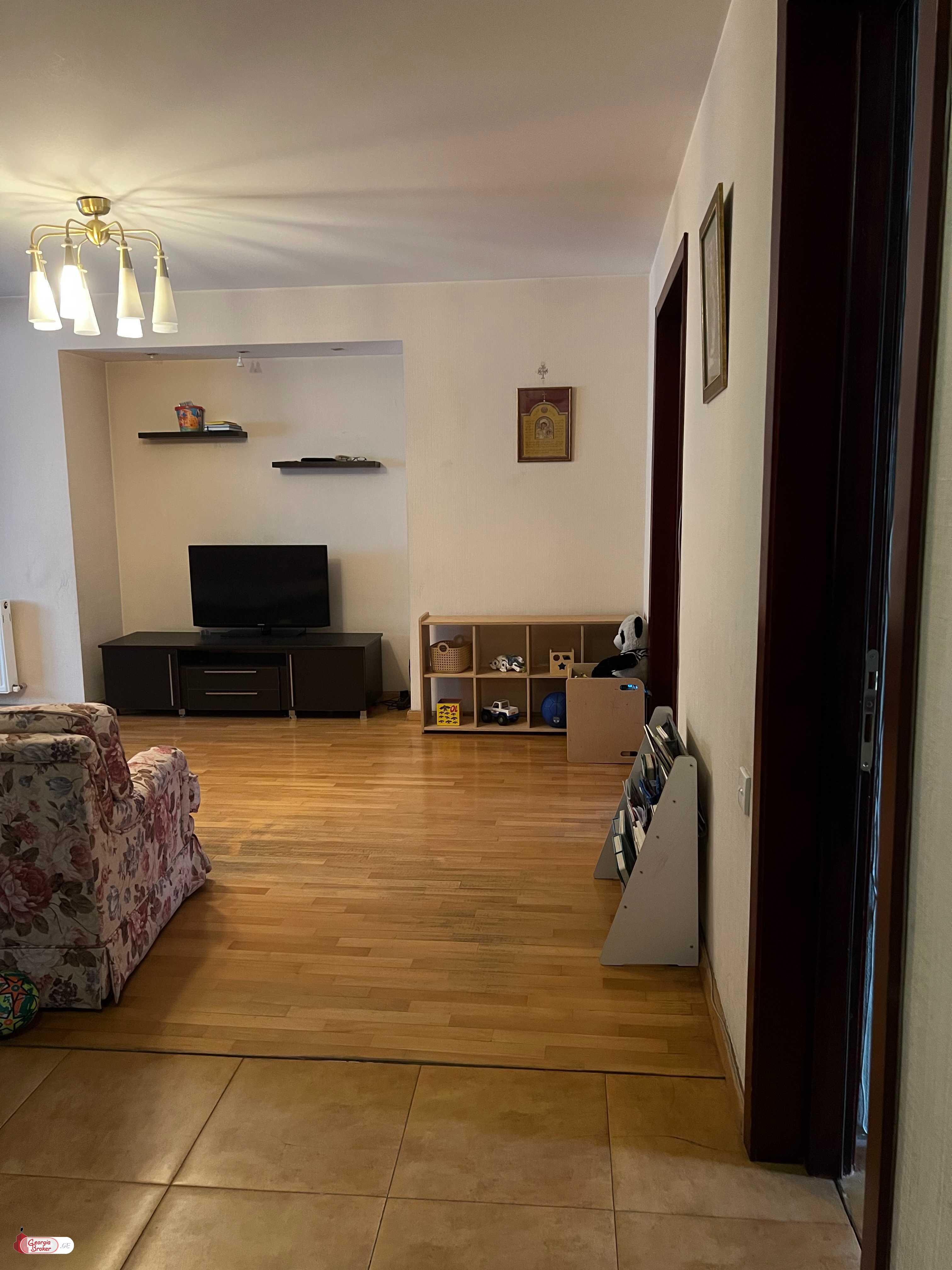 old repaired 3-room apartment for sale