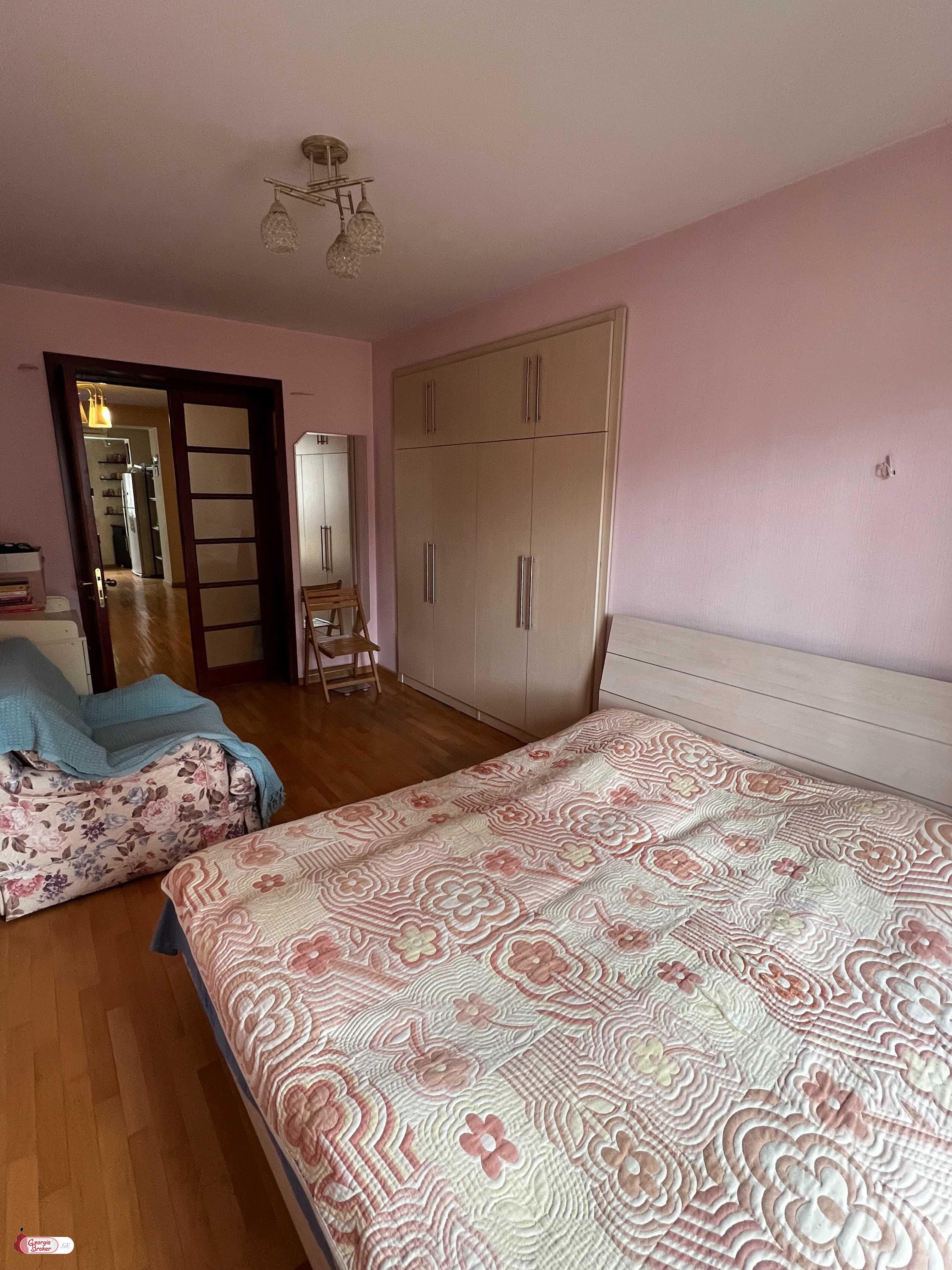 old repaired 3-room apartment for sale
