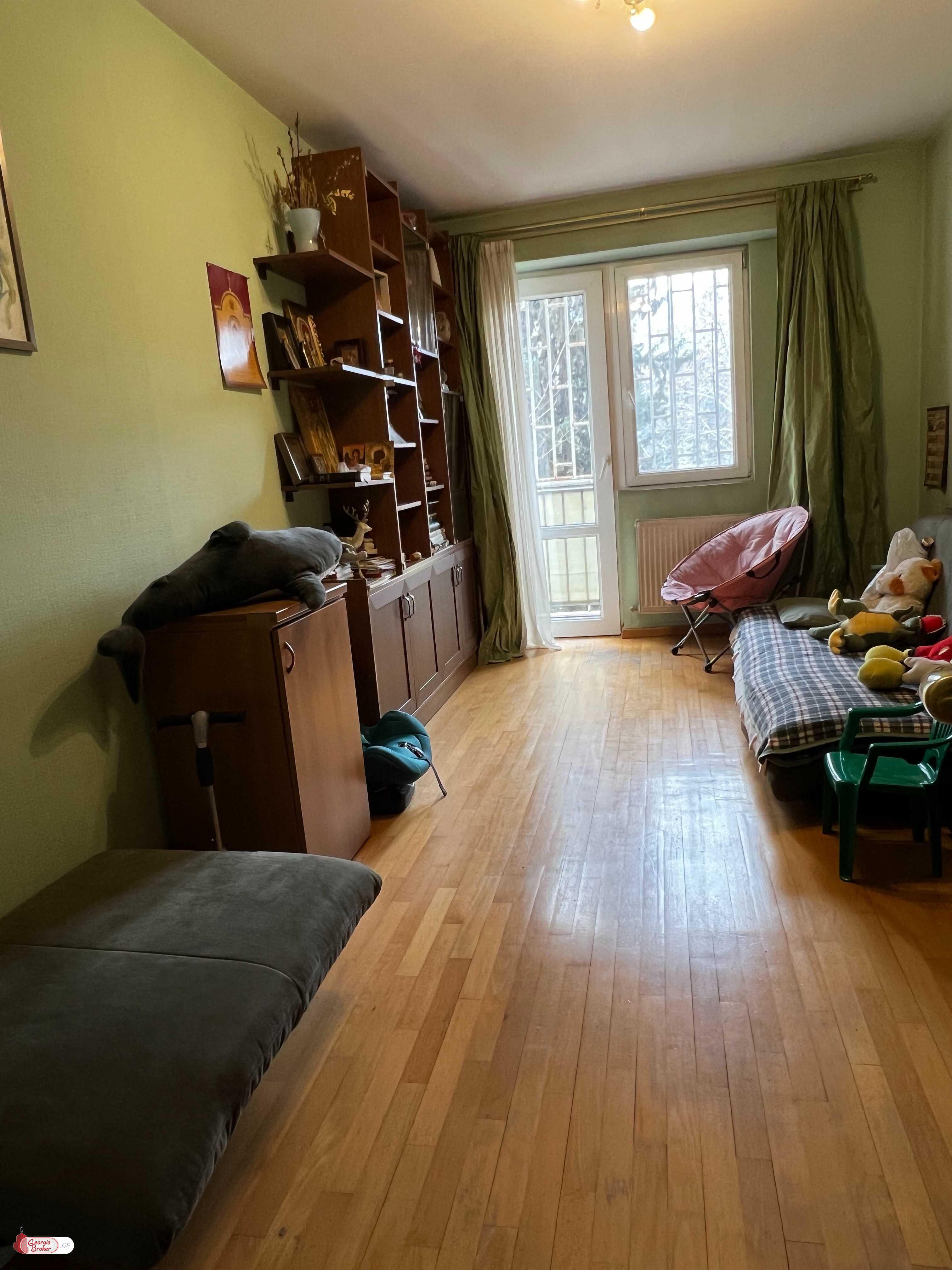 old repaired 3-room apartment for sale