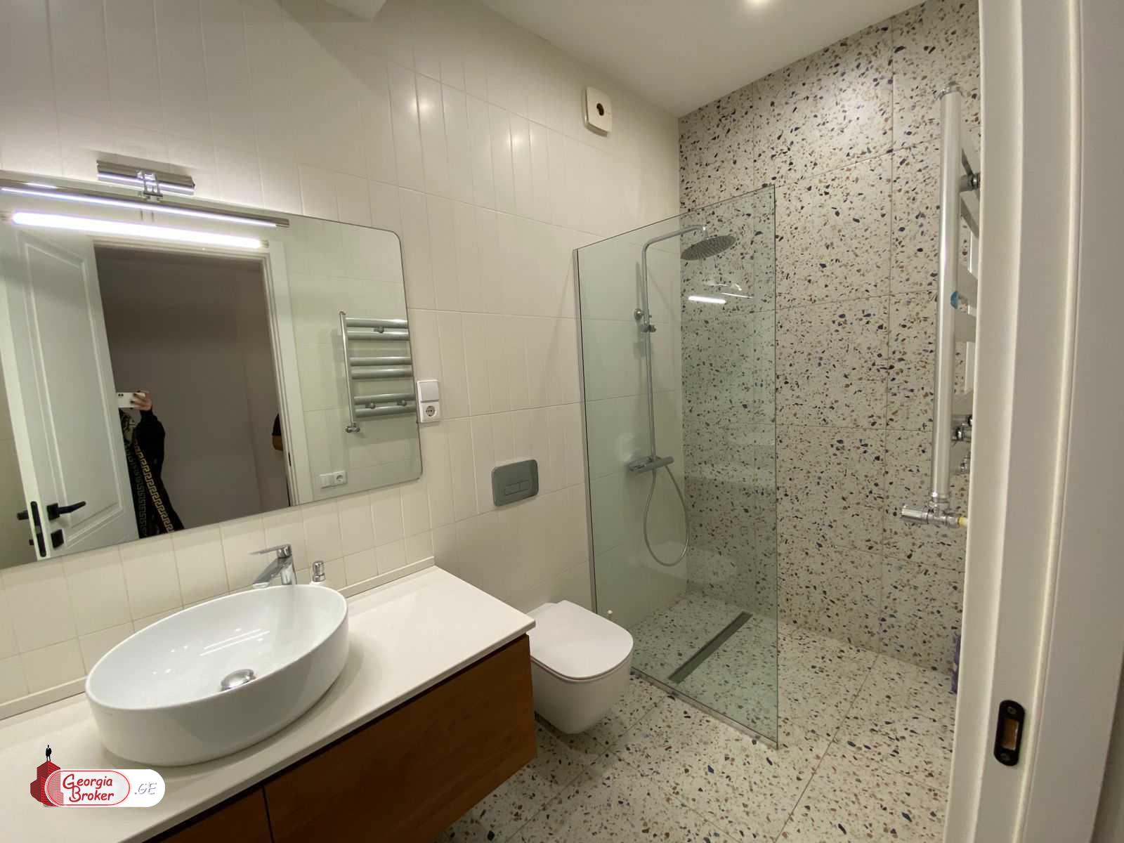 nearly repaired 3-room apartment for sale